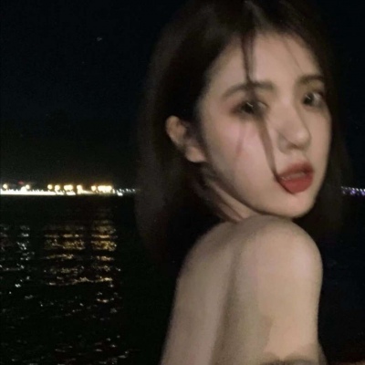 甜蜜闹心的情侣网名一左一右