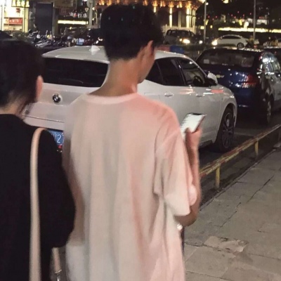 现代情侣网名三个字