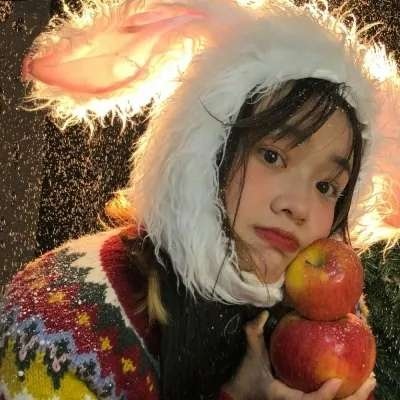 2022年情侣昵称一人一半