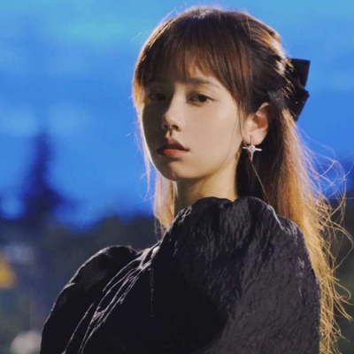女人心态阳光的句子花般的笑容